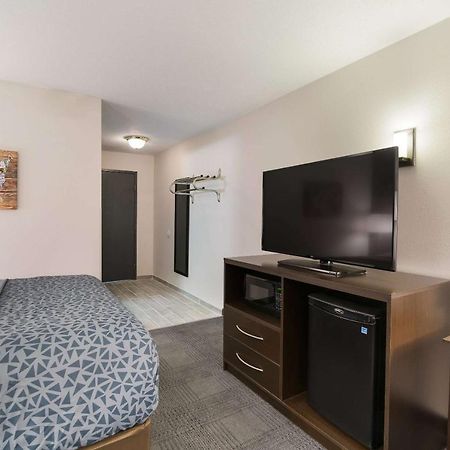 Econo Lodge Williston Buitenkant foto