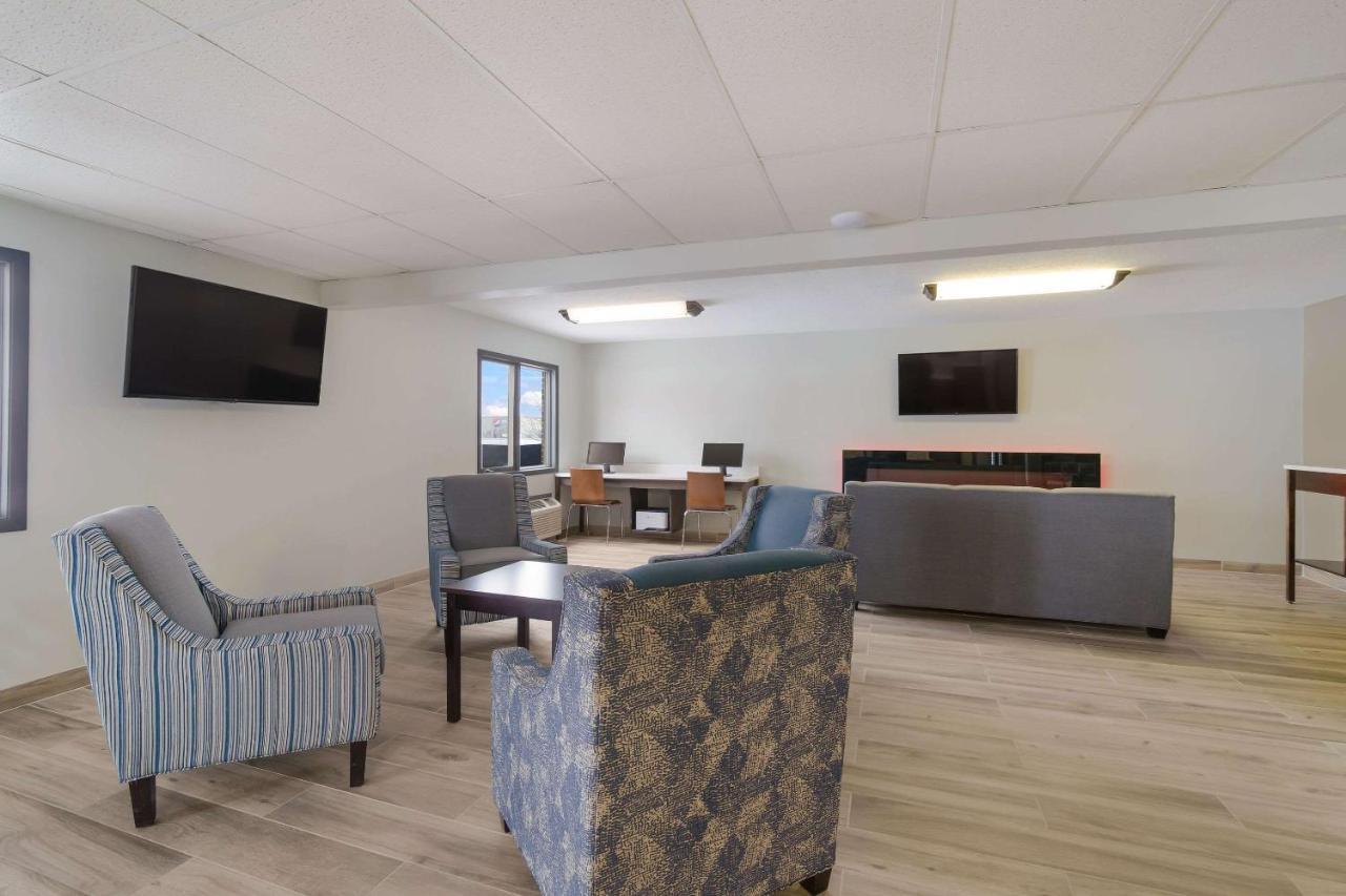Econo Lodge Williston Buitenkant foto