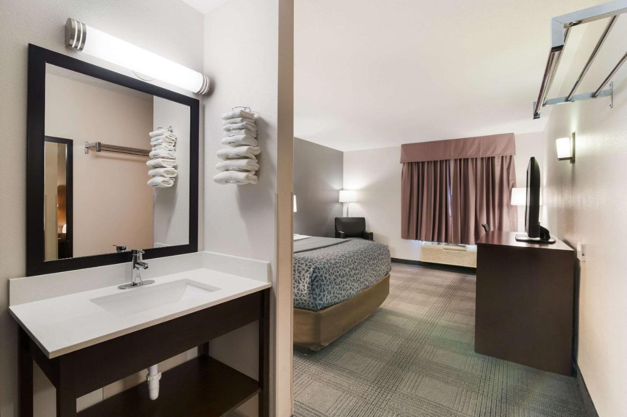 Econo Lodge Williston Buitenkant foto