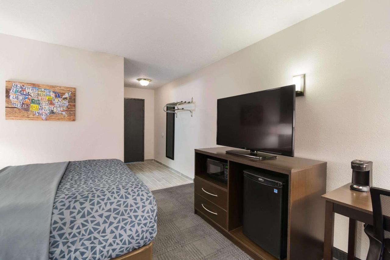 Econo Lodge Williston Buitenkant foto