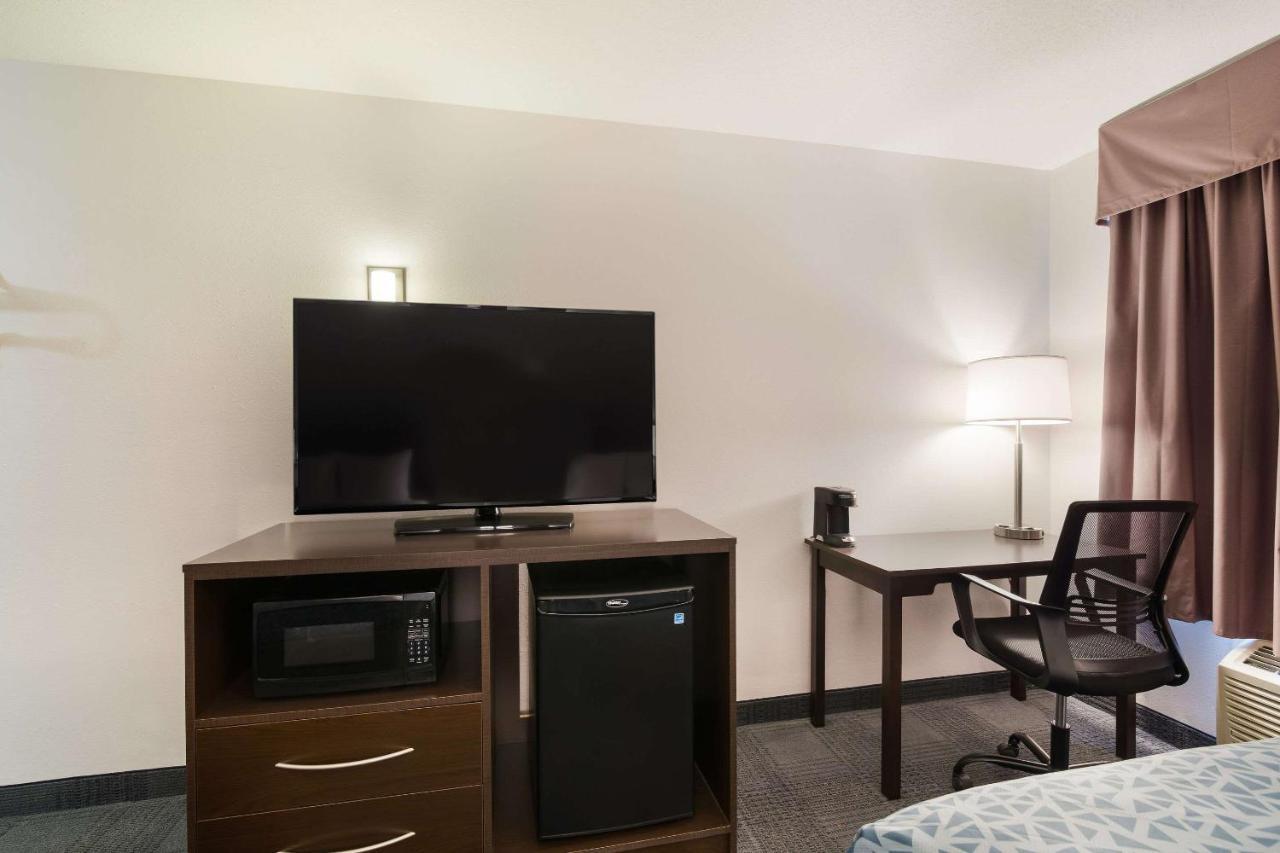 Econo Lodge Williston Buitenkant foto