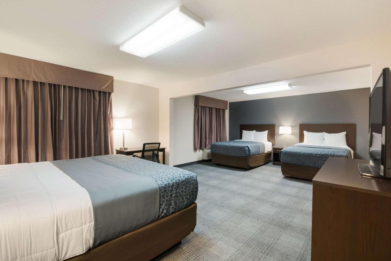 Econo Lodge Williston Buitenkant foto