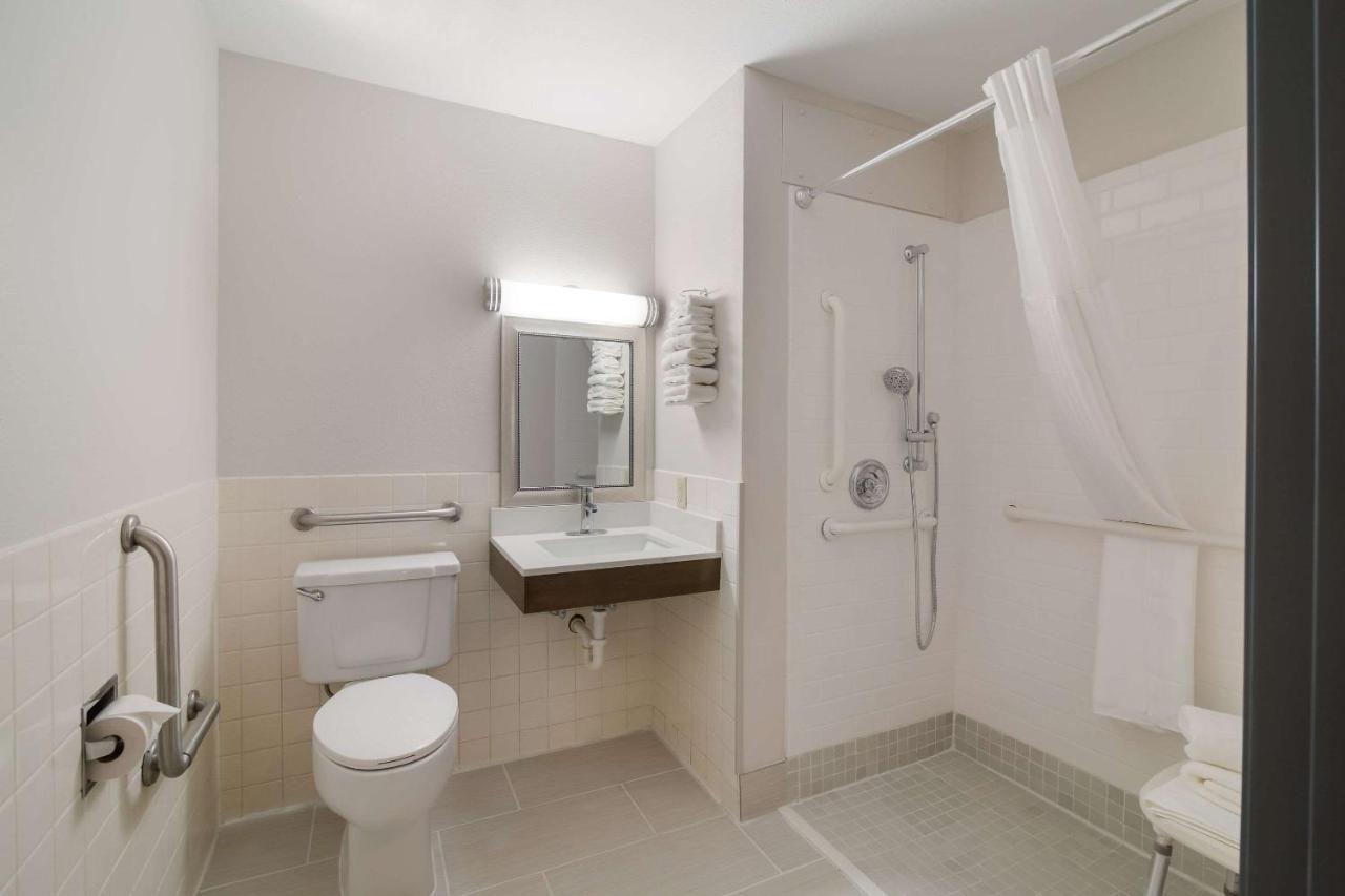Econo Lodge Williston Buitenkant foto
